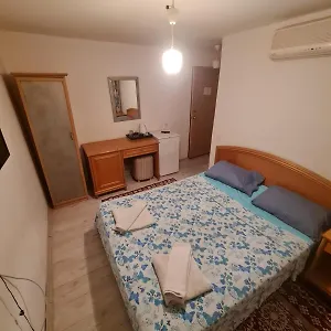 Oezmert Oda ve Kahvaltı Antalya